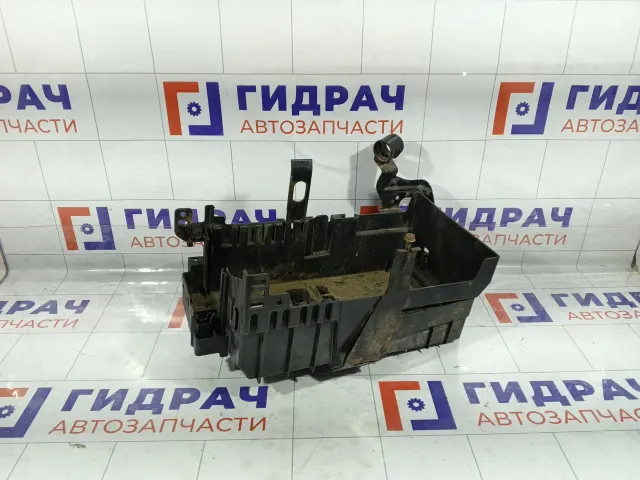 Кронштейн крепления аккумулятора (АКБ) Opel Astra 13308434