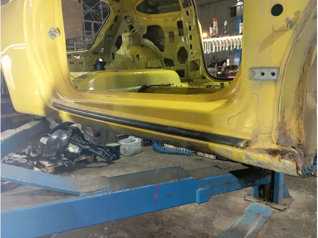 Порог со стойкой правый Opel Astra