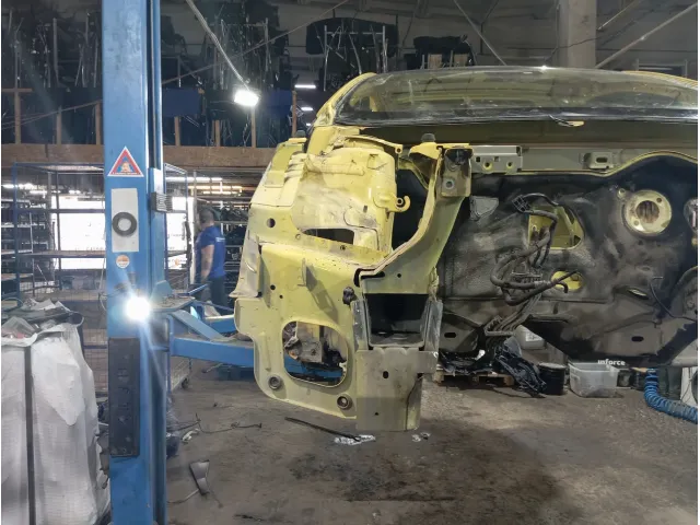 Лонжерон передний правый Opel Astra