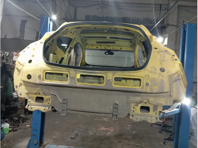Панель задняя Opel Astra