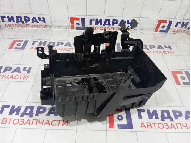 Кронштейн крепления аккумулятора (АКБ) Opel Astra 13354419