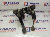 Блок педалей Opel Astra 13354331