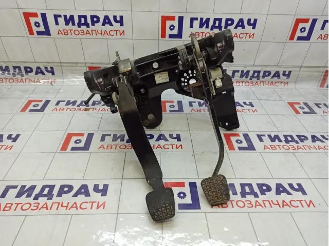 Блок педалей Opel Astra 13354331