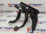 Блок педалей Opel Astra 13354331
