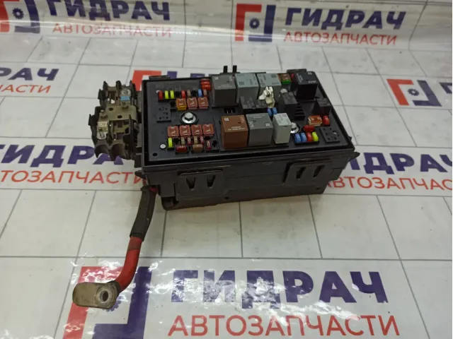 Блок предохранителей Opel Astra 13343764