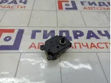 Моторчик заслонки отопителя (печки) Opel Astra U9518001