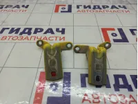 Петли двери передней правой Opel Astra