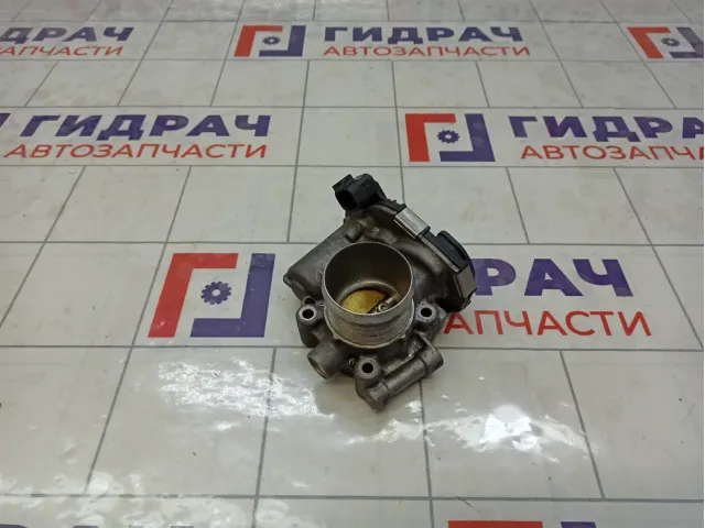 Дроссельная заслонка Opel Astra 55565489