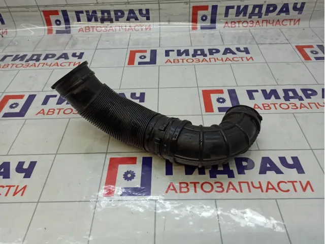 Патрубок воздушного фильтра Opel Astra 13265785