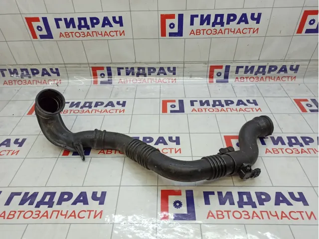 Патрубок интеркулера Opel Astra 13377051
