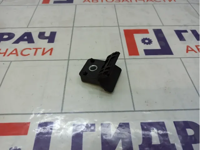 Кронштейн радиатора Opel Astra 13250318