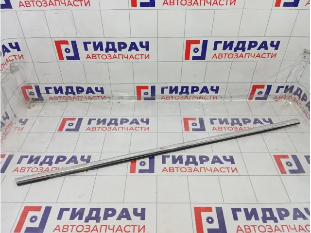 Накладка стекла переднего правого Opel Astra