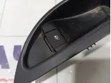 Кнопка стеклоподъемника заднего левого Opel Astra 6240774