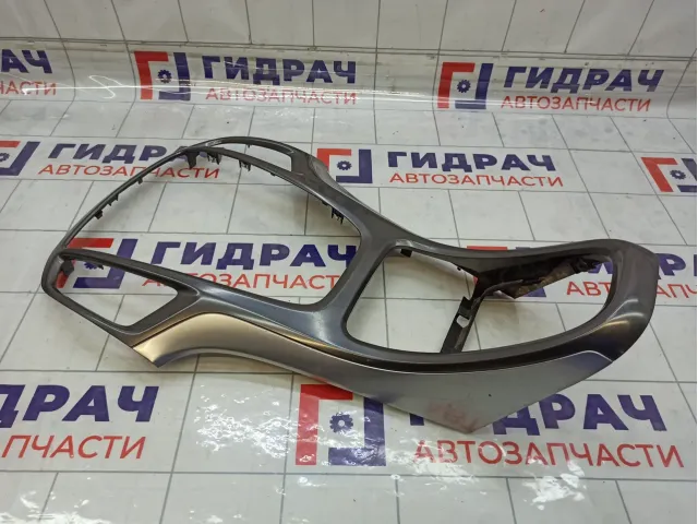 Накладка торпедо Opel Astra 2208310