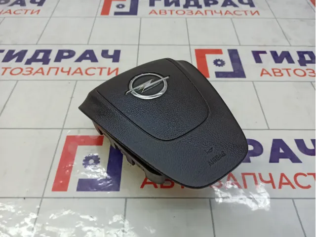 Подушка безопасности в рулевое колесо Opel Astra 13299780