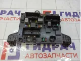 Блок предохранителей Opel Astra 13302301