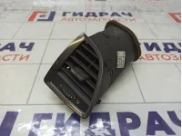 Дефлектор воздушный правый Opel Astra 13300550