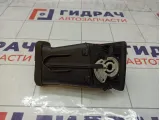 Дефлектор воздушный правый Opel Astra 13300550