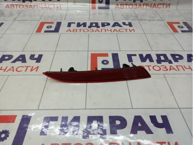 Отражатель в задний бампер правый Opel Astra 13262018