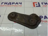 Кронштейн балки передней левый Opel Astra 13266387
