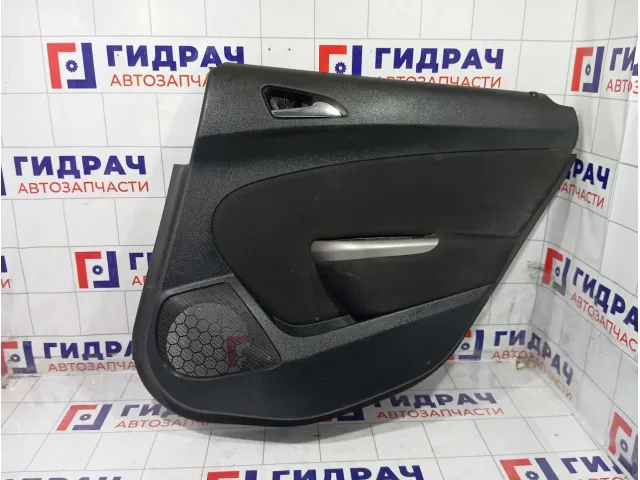 Обшивка двери задней правой Opel Astra 2231093