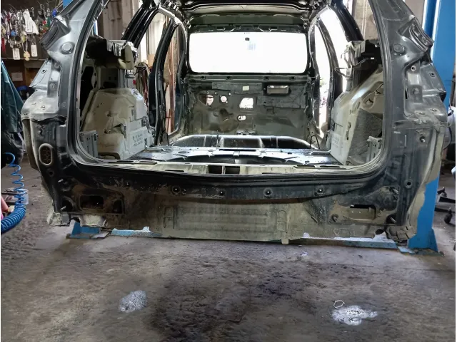 Панель задняя Opel Astra