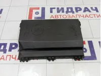 Крышка блока предохранителей Opel Astra 13302323