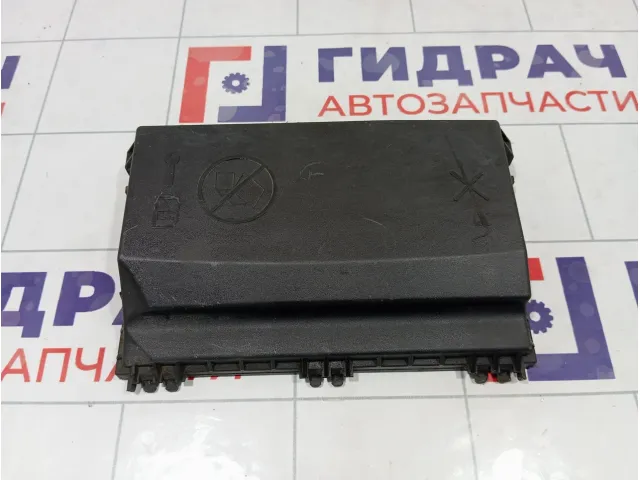 Крышка блока предохранителей Opel Astra 13302323