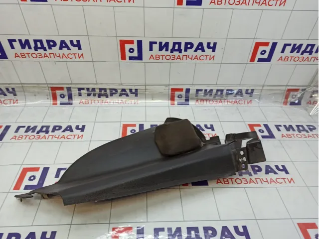 Обшивка стойки задней правой нижняя Opel Astra 13261718