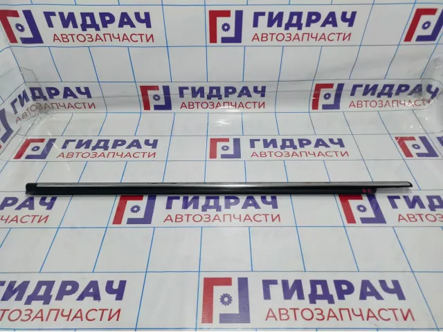 Накладка стекла переднего правого Opel Astra (H) 5154090.