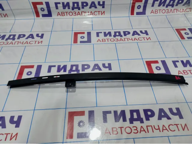 Направляющая стекла двери задняя левая Opel Astra (H) 5148625. Дефект.