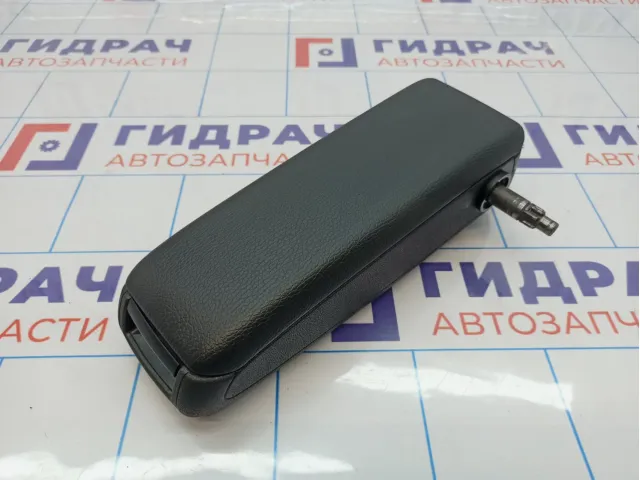 Подлокотник Opel Astra (H) 2265203. Дефект.
