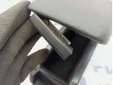 Подлокотник Opel Astra (H) 2265203. Дефект.