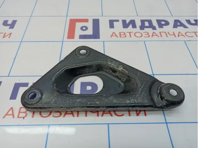 Кронштейн передней балки правый Opel Astra (H) 302022.