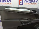 Обшивка двери передней левой Opel Astra (H) 7231776. Царапина.