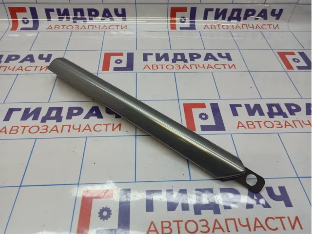 Накладка торпедо декоративная Opel Astra (H) 13116934.