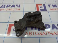 Кронштейн двигателя правый Opel Astra (H) 13257618.