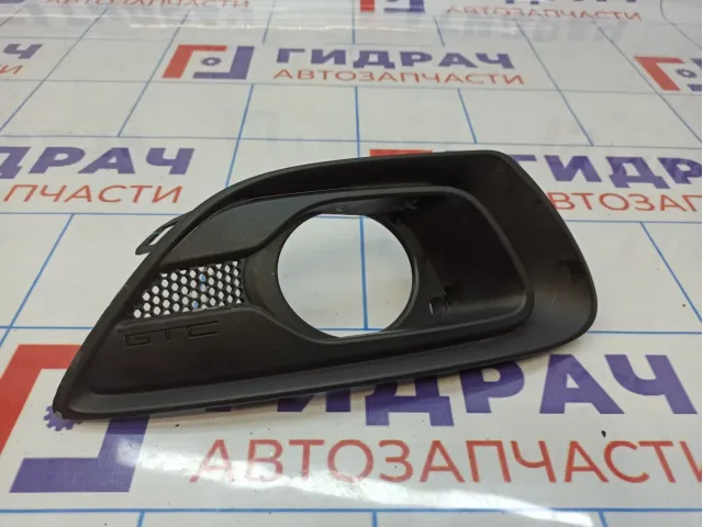 Рамка противотуманной фары правой Opel Astra GTC (J) 1400939