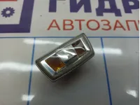 Повторитель на крыло левый Opel Astra GTC (J) 13252455