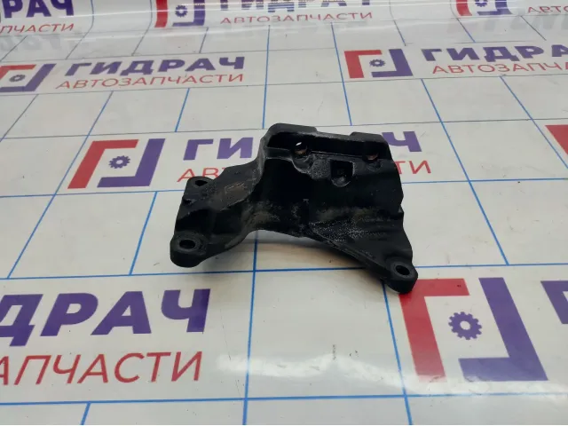 Кронштейн опоры двигателя правый Opel Astra (H) 13189381