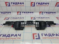 Направляющая переднего бампера Opel Astra (H) 13225772
