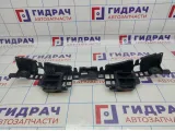 Направляющая переднего бампера Opel Astra (H) 13225772