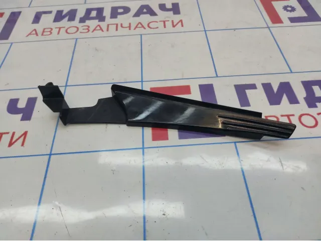 Накладка крыла переднего левого Opel Astra (H) 13192139
