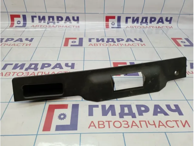 Накладка на замок двери багажника Opel Astra (H) 13140361