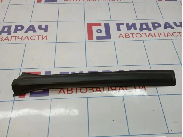 Накладка стойки правая Opel Astra (H) 13123711