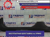 Накладка на порог правая Opel Astra H 13113980. Есть дефект.Вмятина.