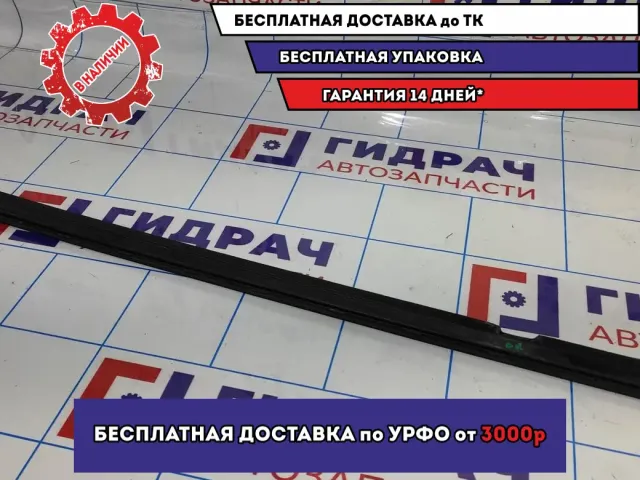 Накладка стекла заднего правого Opel Astra H 5154087.