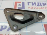 Кронштейн передней балки правый Opel Astra H 302022.