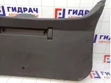 Обшивка двери багажника Opel Astra H 13201328