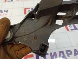 Направляющая заднего бампера левая Opel Astra H 13143106